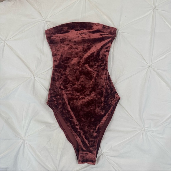 Urban Outfitters Bodysuit - Picture 2 of 2